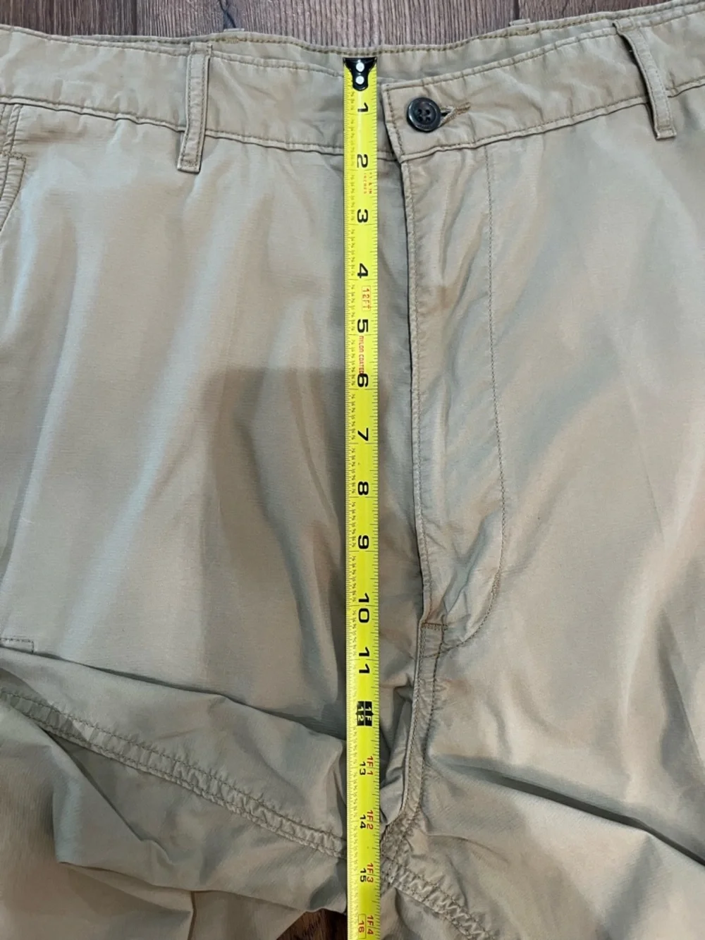 Levi Strauss Men’s Tan Cargo Shorts Utility Baggy Casual Outdoor Size 38